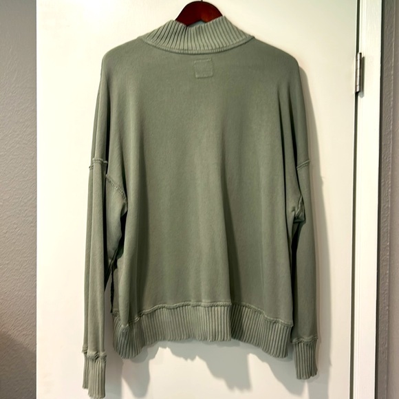 Aerie Oh Snap Weekend Henley in Olive Size Large - Picture 3 of 6